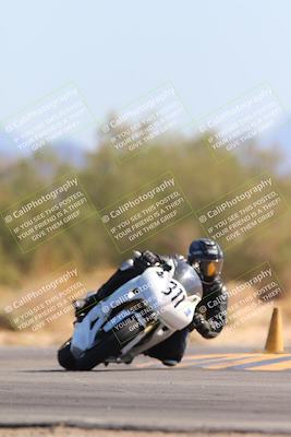 media/Oct-20-2024-CVMA (Sun) [[d4a3dff211]]/Race 9-Formulw LW Twins SHOOTOUT/